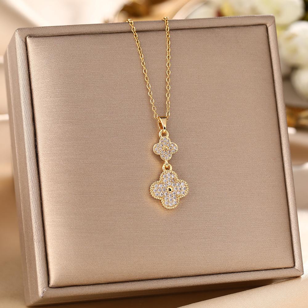 Clover Pendant Necklace