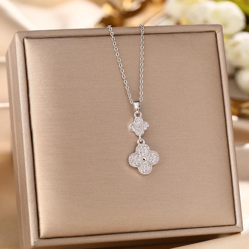 Clover Pendant Necklace
